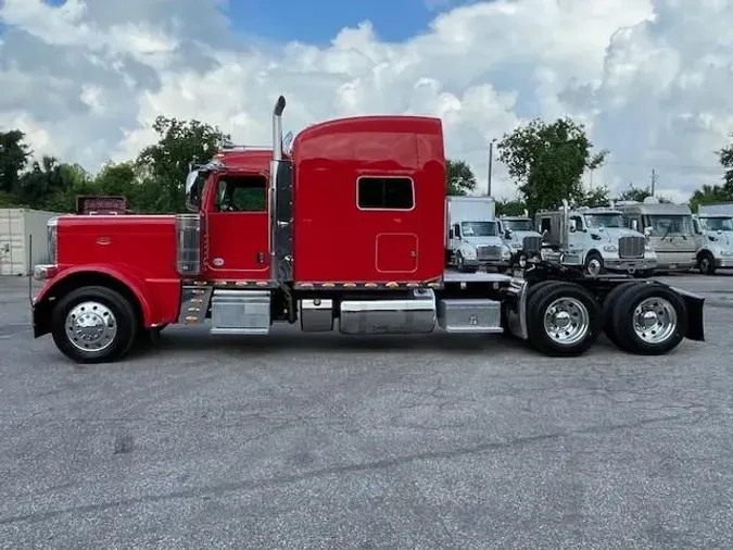 2020 Peterbilt 389