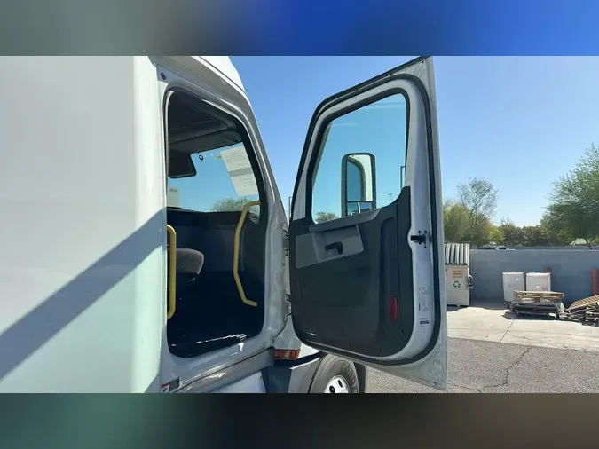 2022 Freightliner Cascadia 126