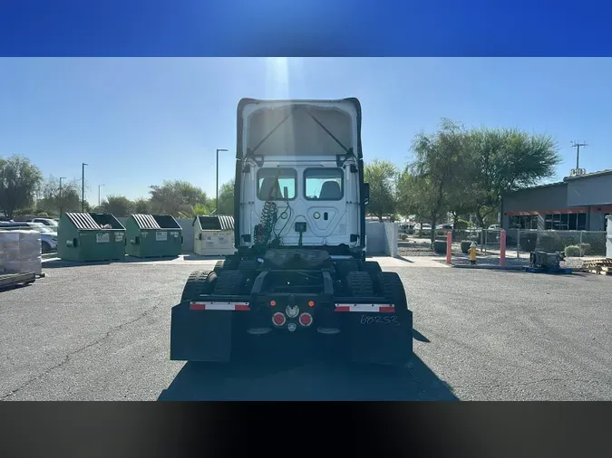 2019 Freightliner Cascadia 126