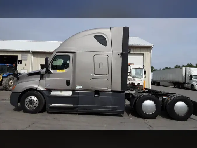 2021 Freightliner Cascadia