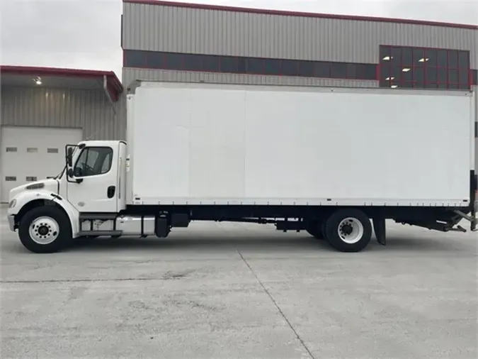 2018 Freightliner BUSINESS CLASS M2 106