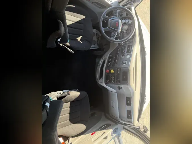 2021 Peterbilt 579