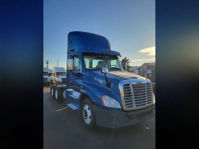 2017 FREIGHTLINER/MERCEDES CASCADIA 125