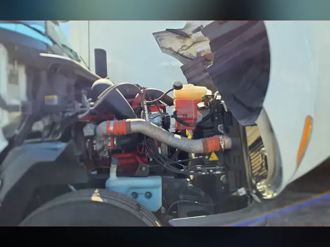 2019 NAVISTAR INTERNATIONAL LT625 SLPR CAB