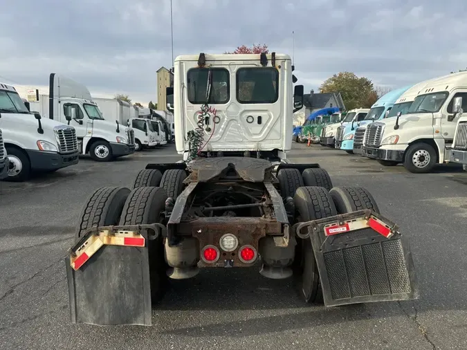 2019 FREIGHTLINER/MERCEDES NEW CASCADIA 126