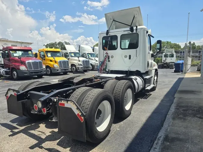 2018 FREIGHTLINER CASCADIA 125