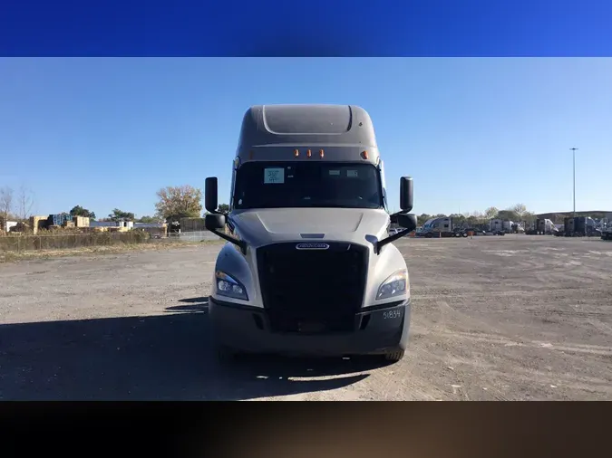 2021 Freightliner Cascadia 126