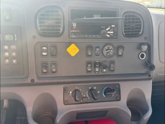 2018 FREIGHTLINER/MERCEDES M2 106