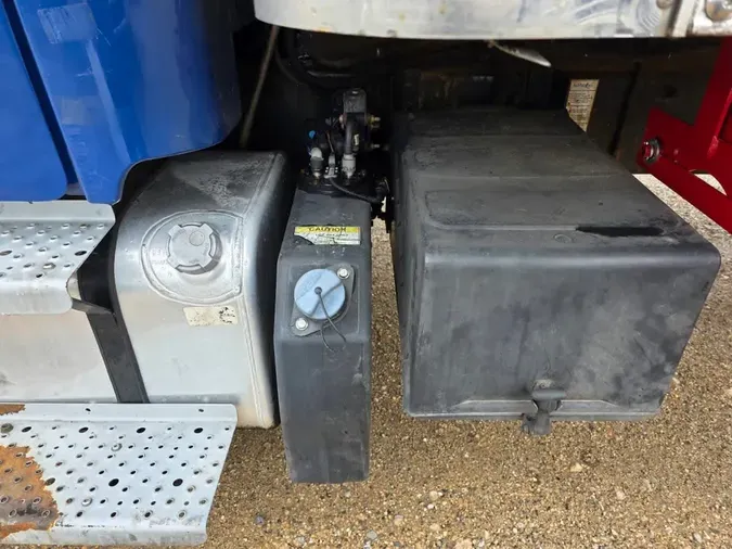 2018 FREIGHTLINER M2 106