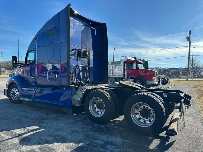 2021 KENWORTH T680