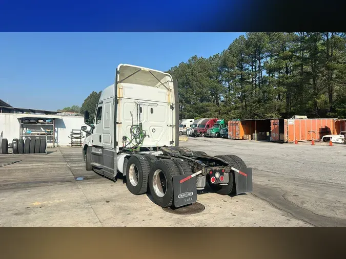 2021 Freightliner Cascadia 126