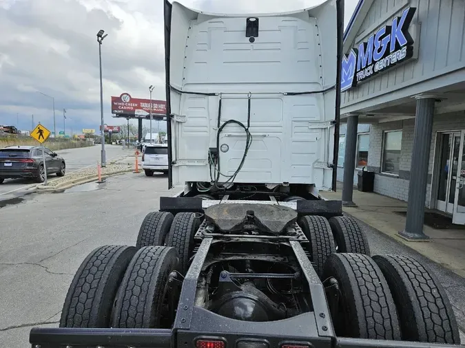 2022 VOLVO VNL64T860
