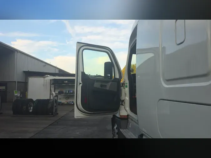 2021 Freightliner Cascadia 1269128daa08940a55fb81c966a405d7081