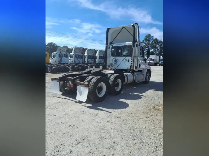2020 FREIGHTLINER/MERCEDES CASCADIA 125912b0e4b5f67dc4e899b858db2122516