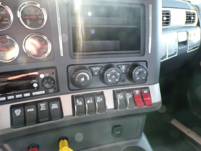 2026 Kenworth T880912d17feec4a5ae33819a3f36f066967