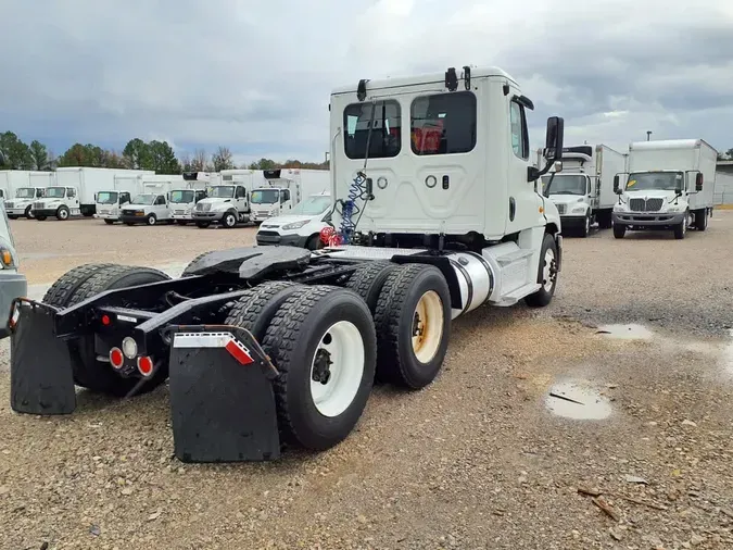 2019 FREIGHTLINER/MERCEDES CASCADIA 125912d696142a91ee6e9ebbaa5ac87ed76