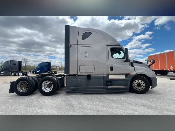 2022 Freightliner Cascadia 126