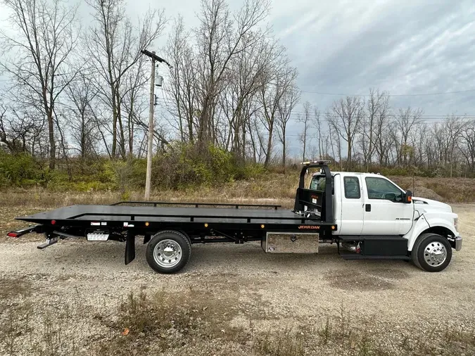 2023 Ford F650 XLT SD