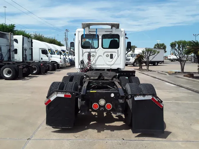 2015 FREIGHTLINER/MERCEDES CASCADIA 125