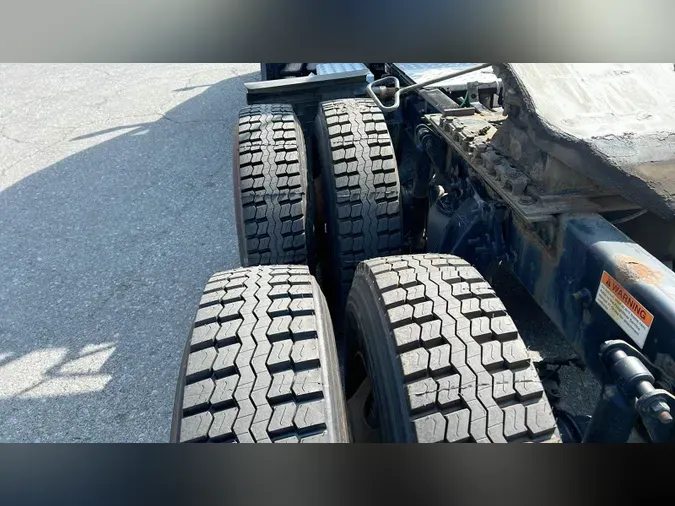 2020 Freightliner Cascadia 126