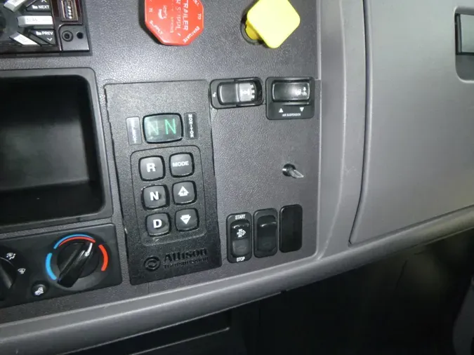 2018 Peterbilt 337
