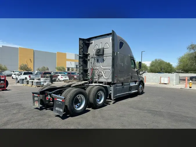 2022 Freightliner Cascadia 126