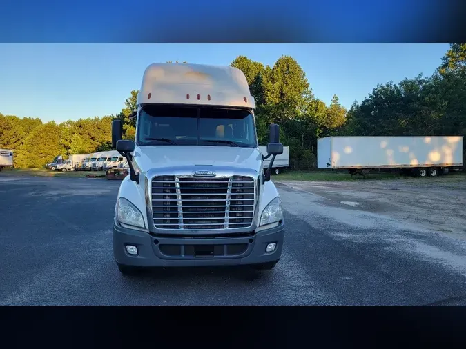 2019 Freightliner X12564ST