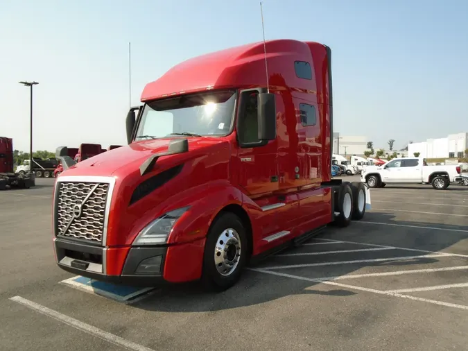 2022 VOLVO VNL64T760