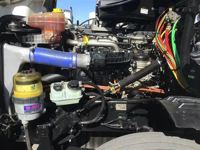 2021 FREIGHTLINER CA126