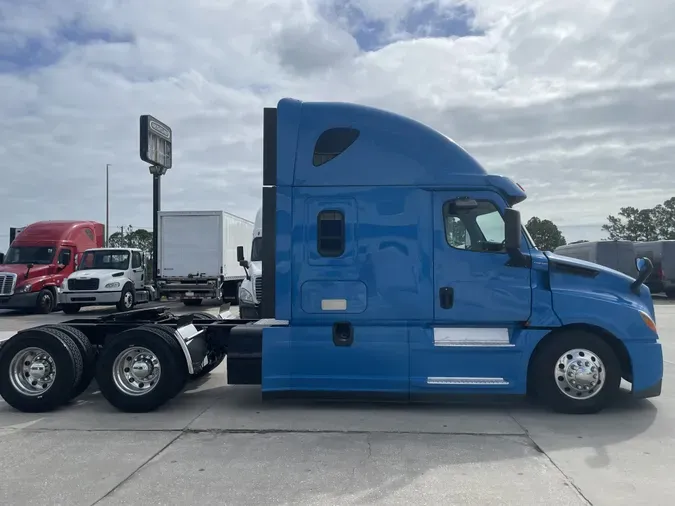 2019 Freightliner Cascadia 126