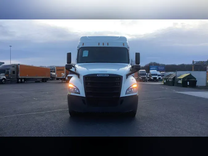 2021 Freightliner Cascadia 126