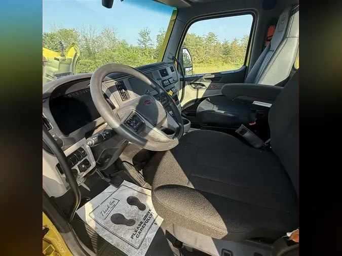 2023 PETERBILT 579