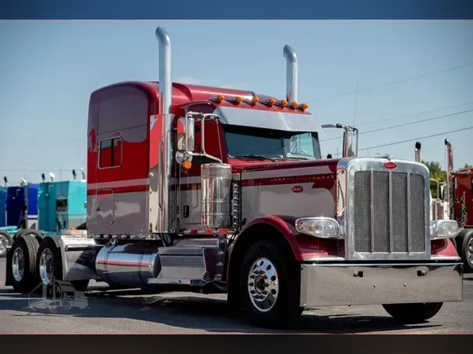 2023 PETERBILT 389