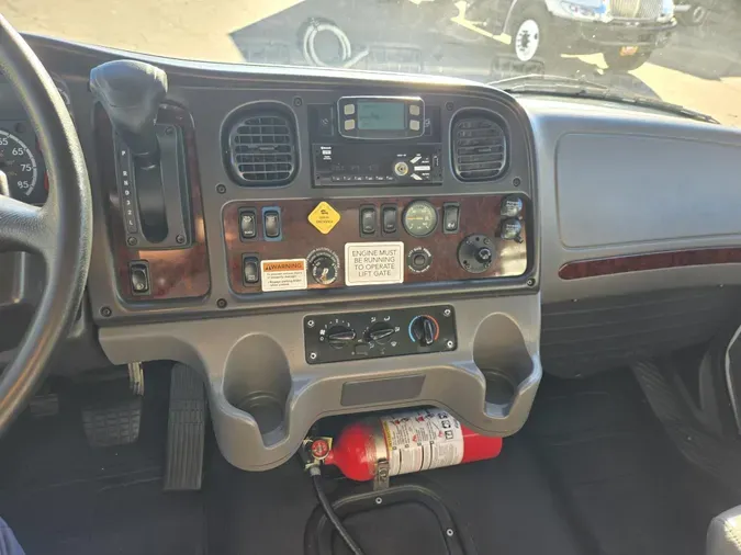 2021 Freightliner Business Class M2 106