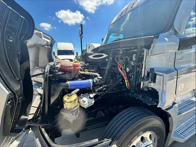 2023 Freightliner Cascadia 126