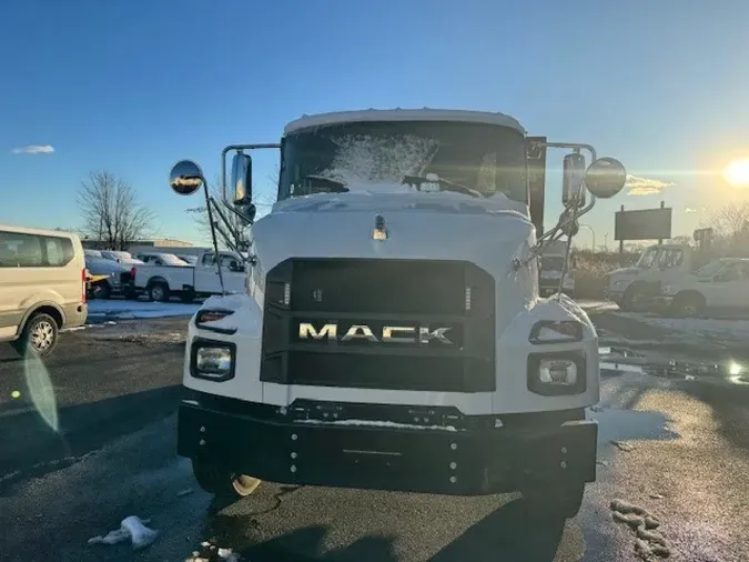 2022 MACK MD MD6