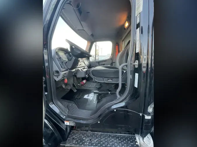 2019 FREIGHTLINER/MERCEDES M2 106