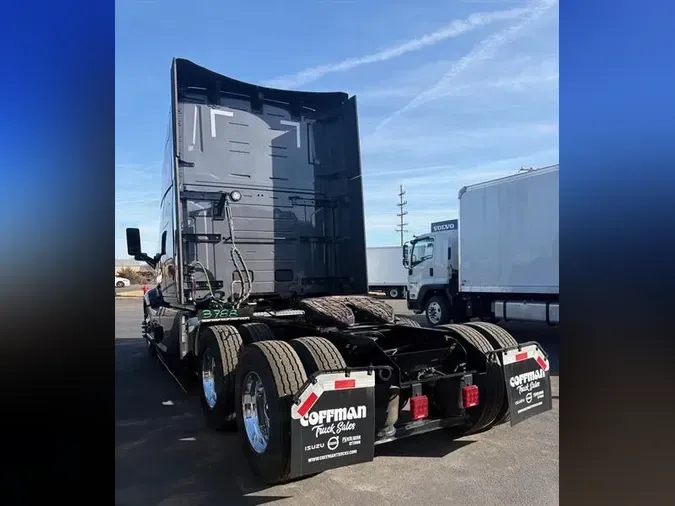 2027 VOLVO TRUCK VNL64TV04