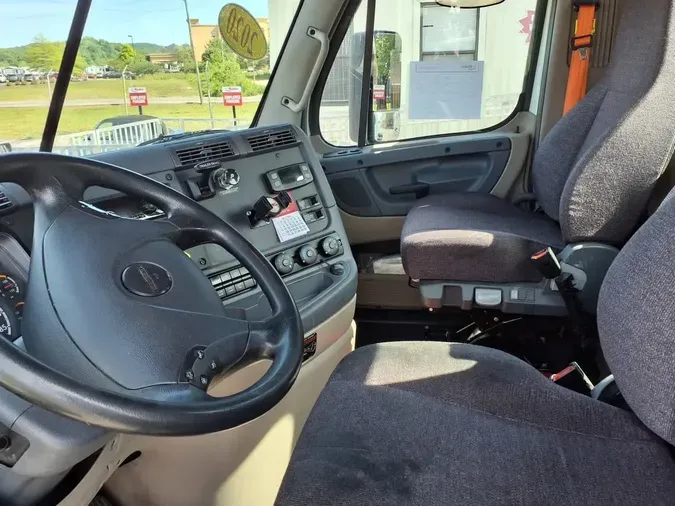 2020 FREIGHTLINER/MERCEDES CASCADIA 125