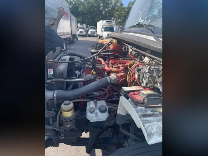 2018 FREIGHTLINER M2 106