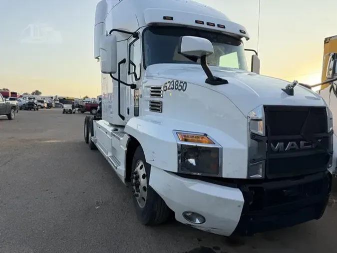 2022 MACK ANTHEM 64T
