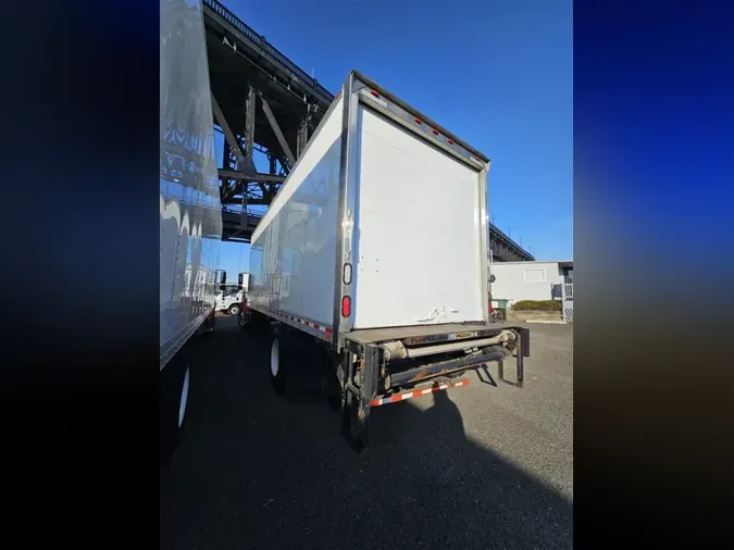 2018 FREIGHTLINER/MERCEDES M2 106