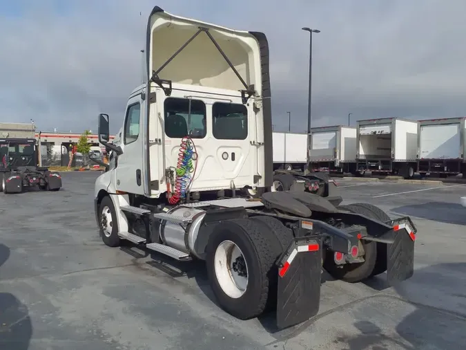 2019 FREIGHTLINER NEW CASCADIA 126
