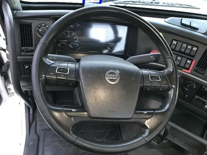 2020 Volvo VNR64300