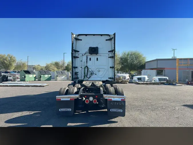 2022 Freightliner Cascadia 126915be206835f5e3b0b3706849eda35e6