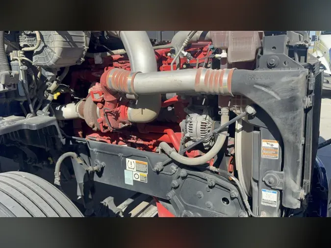 2022 Peterbilt 579915f3aff9c007ddfea31e1b045298700