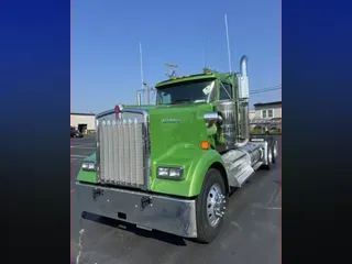 2025 Kenworth W900