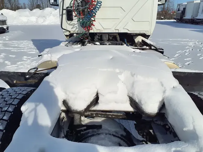 2019 NAVISTAR INTERNATIONAL RH613 DAYCAB S/A