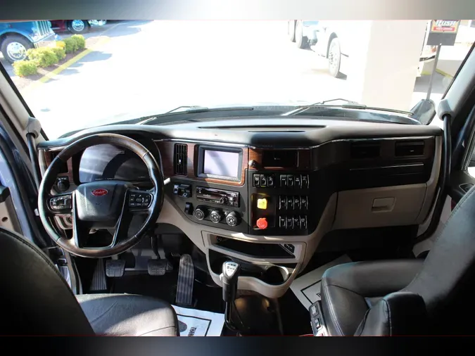2023 Peterbilt 579