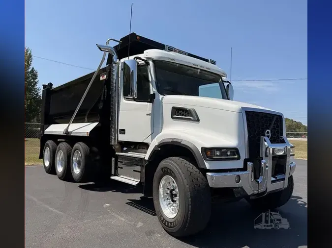 2024 VOLVO VHD84F3009168cba5de8ae57300c8de3b8bb80145